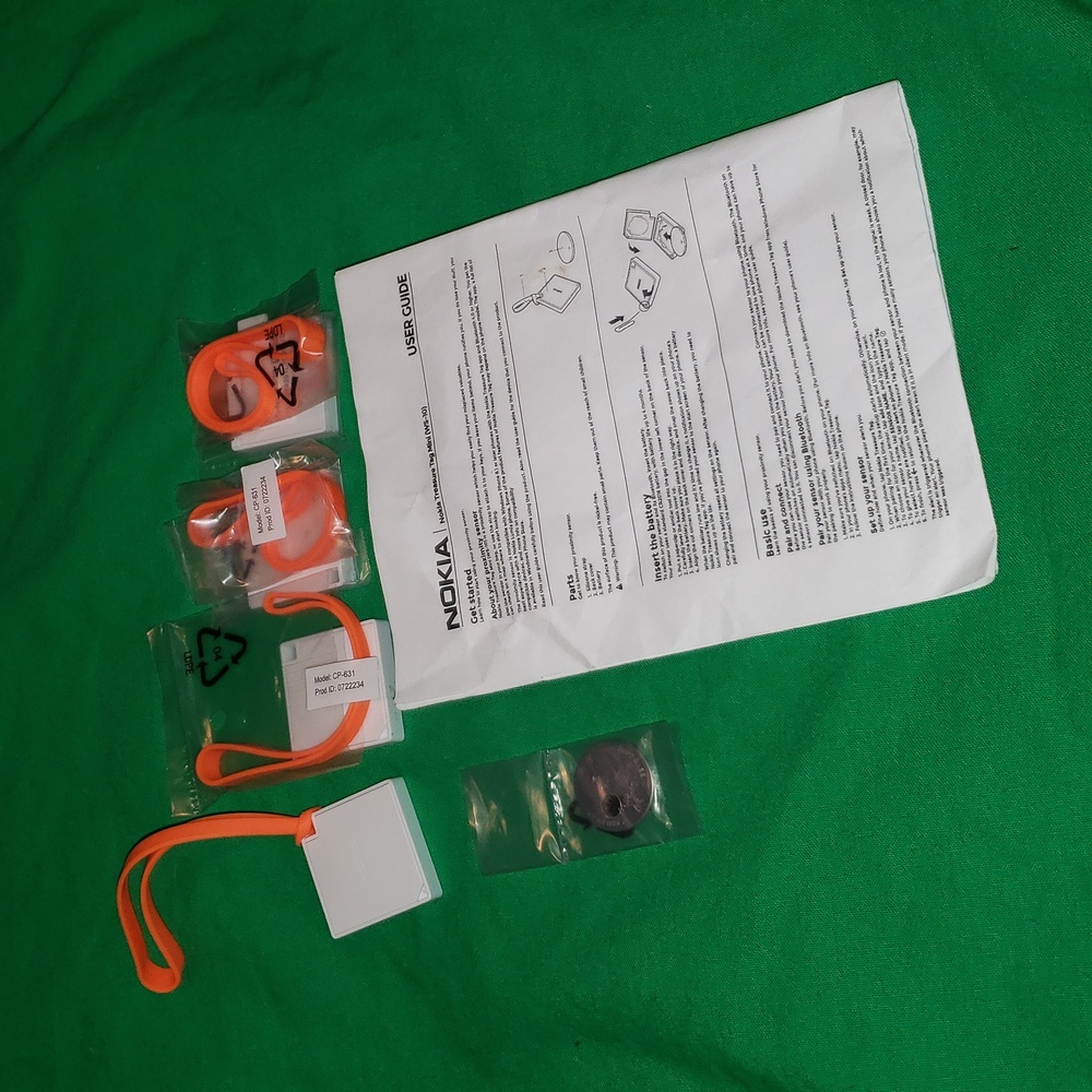 Nokia Treasure Tag Mini WS-10 4 Tags with Orange Straps
